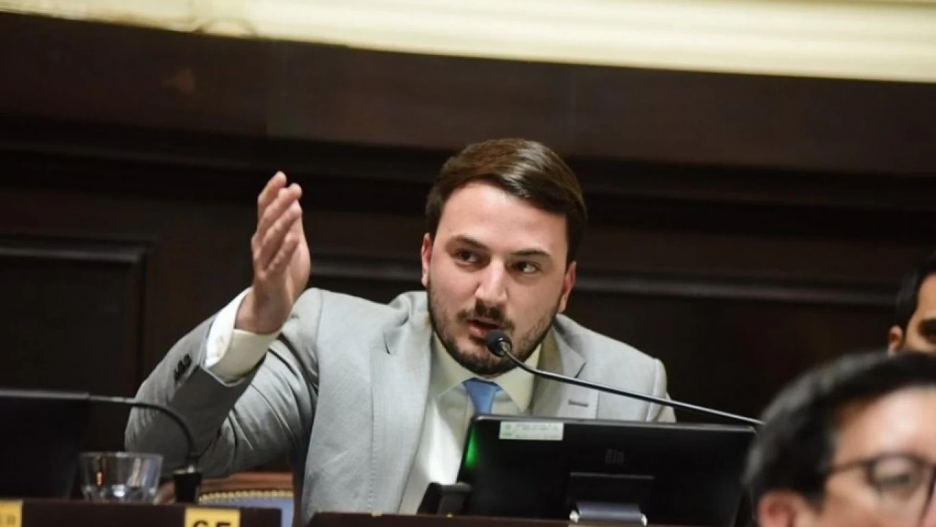 Agustín Romo impulsa el fin del cupo trans y defiende la igualdad ante la ley en Buenos Aires